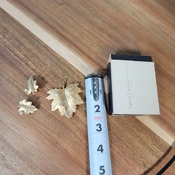 Vintage Sarah Coventry Leaf Pin Brooch & Clip on Earrings Set 1960s 1970s - Picture 12 of 14